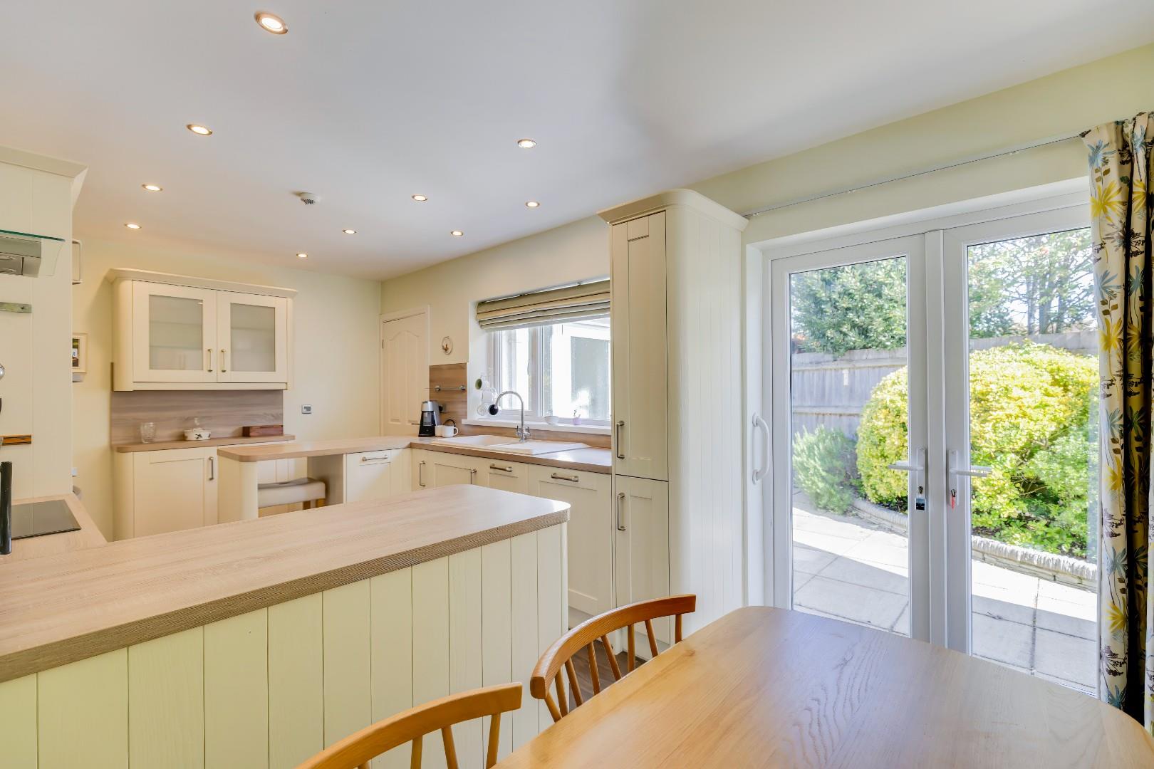 17 Charteris Close, Penarth, CF64 5RT